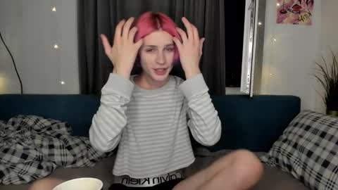 kira online show from September 12, 7:58 pm