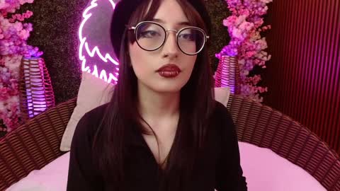 Roxanee online show from April 12, 8:25 pm