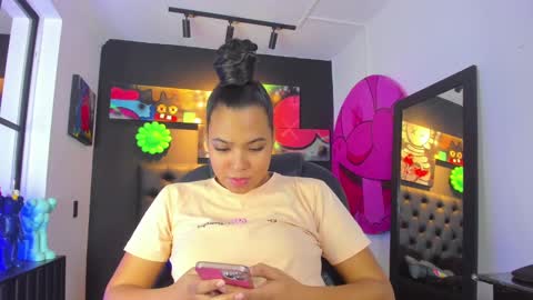 Snapshot of sweet_starxx chatting on January 19, 7:04 pm Yeileen online show from January 19, 7:04 pm