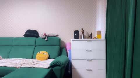 sweet_strawberr online show from October 21, 8:26 am