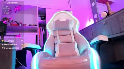 Snapshot of sweet_tiiina chatting on March 3, 12:15 am online show from March 3, 12:15 am