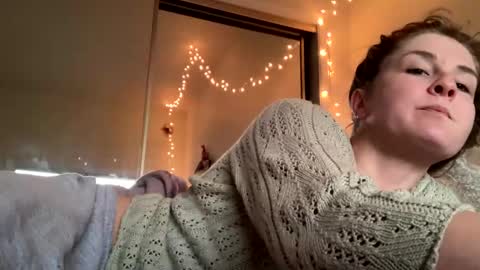 Snapshot of sweet_truffle chatting on January 1, 10:24 pm Heidi Brenner - Please check bio for schedule FAQ online show from January 1, 10:24 pm