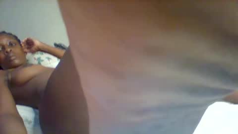 Snapshot of sweet_xtin12 chatting on September 17, 2:57 am Sexy petite online show from September 17, 2:57 am