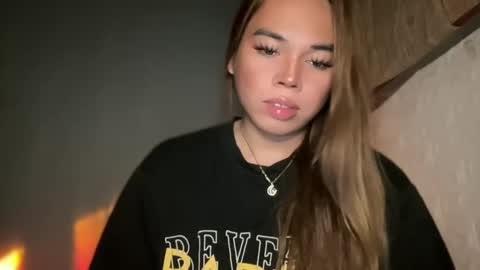 Snapshot of sweetalexa19 chatting on December 3, 6:48 am alexa your one and only queen online show from December 3, 6:48 am