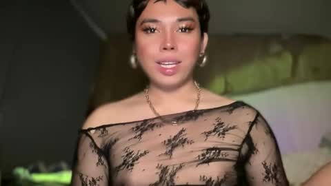 Snapshot of sweetalexa19 chatting on October 29, 12:35 am alexa your one and only queen online show from October 29, 12:35 am