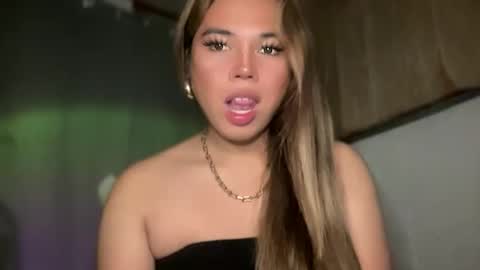 Snapshot of sweetalexa19 chatting on November 5, 12:54 am alexa your one and only queen online show from November 5, 12:54 am