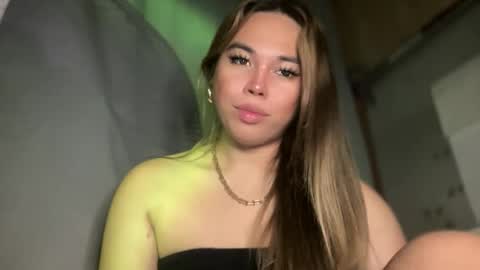 Snapshot of sweetalexa19 chatting on November 6, 11:04 pm alexa your one and only queen online show from November 6, 11:04 pm