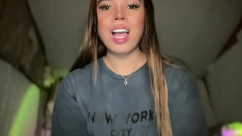 Snapshot of sweetalexa19 chatting on November 19, 9:31 am alexa your one and only queen online show from November 19, 9:31 am