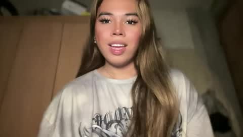 Snapshot of sweetalexa19 chatting on December 5, 9:40 am alexa your one and only queen online show from December 5, 9:40 am