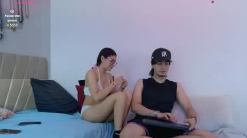 Snapshot of sweetauracouple chatting on June 24, 12:26 pm sweetauracouple online show from June 24, 12:26 pm