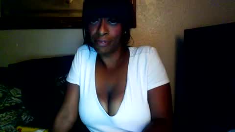 sweetaztee online show from September 12, 2:11 am