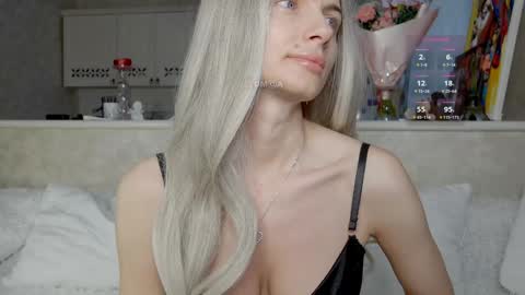 Snapshot of sweetbabyxx2021 chatting on December 3, 4:03 am sweetbabyxx2021 online show from December 3, 4:03 am