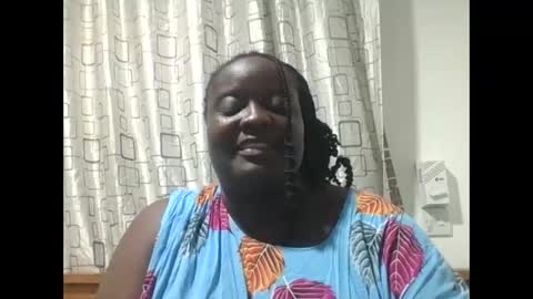 Snapshot of sweetblacklady chatting on November 11, 8:31 pm MELVIN online show from November 11, 8:31 pm
