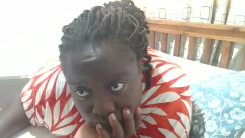 Snapshot of sweetblacklady chatting on November 17, 3:34 am MELVIN online show from November 17, 3:34 am