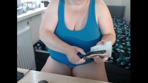 Sweetboobs85h online show from October 1, 7:47 am
