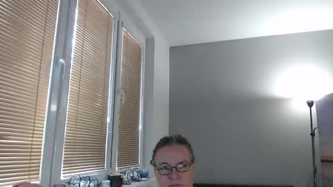 Sweetboobs85h online show from October 24, 8:33 am