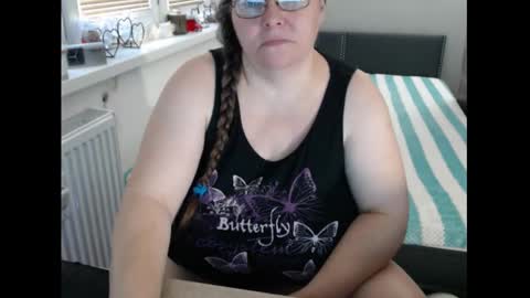 Sweetboobs85h online show from November 29, 11:02 am