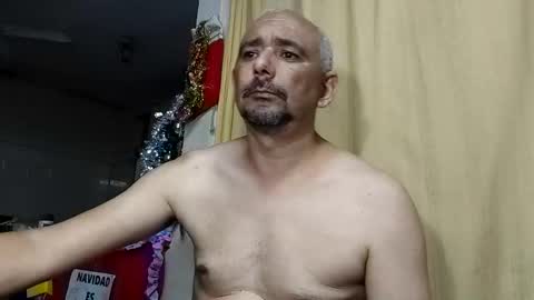 Snapshot of sweetcuervo chatting on December 21, 4:09 am sweetcuervo independent model online show from December 21, 4:09 am