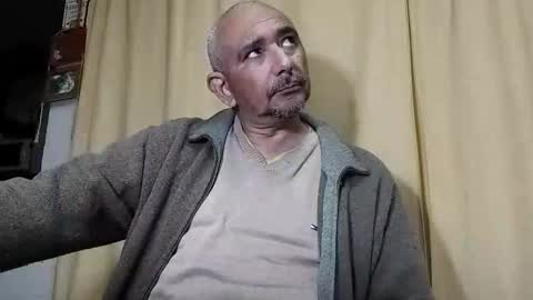 Snapshot of sweetcuervo chatting on October 28, 4:05 am sweetcuervo independent model online show from October 28, 4:05 am