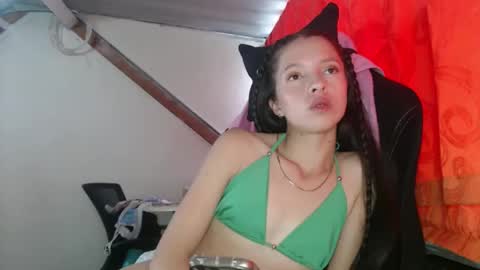 Snapshot of sweetdam12 chatting on December 12, 3:48 pm sweetdam12 online show from December 12, 3:48 pm