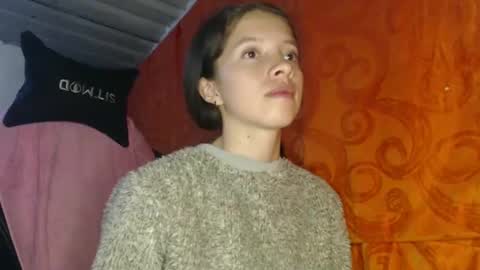 Snapshot of sweetdam12 chatting on December 15, 12:07 am sweetdam12 online show from December 15, 12:07 am