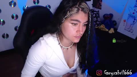 Snapshot of sweetdevil631 chatting on February 20, 2:46 pm Abril online show from February 20, 2:46 pm