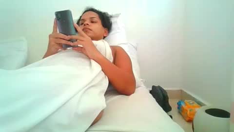 Snapshot of sweetdoll6 chatting on December 1, 11:37 am Sweet Doll online show from December 1, 11:37 am