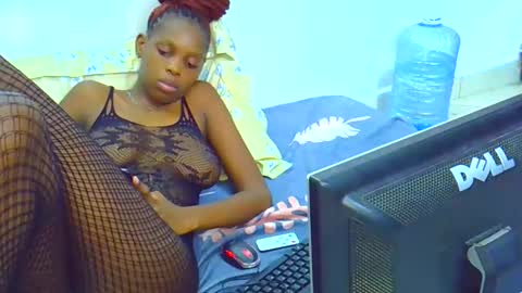 sweetebony123 online show from October 22, 5:45 pm