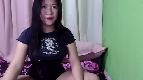 Snapshot of sweetgal_mica chatting on March 10, 1:54 pm sweetgal_mica online show from March 10, 1:54 pm