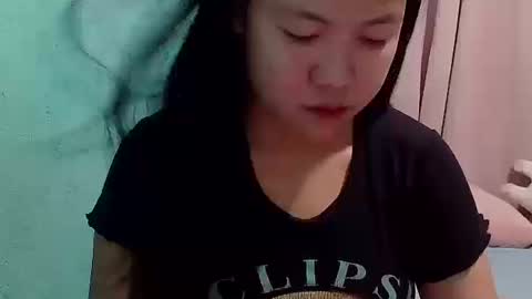 Snapshot of sweetgal_mica chatting on December 16, 1:27 pm sweetgal_mica online show from December 16, 1:27 pm