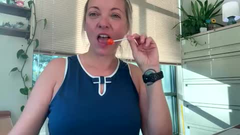 sweetgapeach1 online show from October 14, 12:50 pm