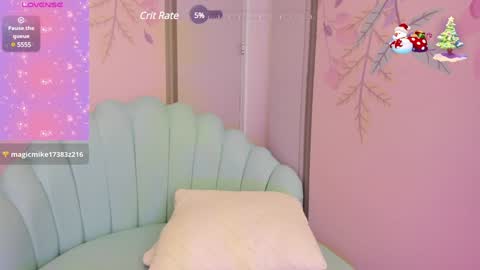 Snapshot of sweetgirl4u_ chatting on December 15, 4:48 pm MIA online show from December 15, 4:48 pm