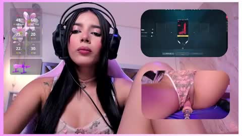 Snapshot of sweetie_cloe chatting on April 22, 9:05 pm sweetie_cloe online show from April 22, 9:05 pm