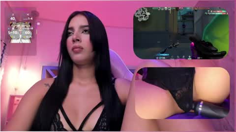 Snapshot of sweetie_cloe chatting on May 14, 9:43 pm sweetie_cloe online show from May 14, 9:43 pm