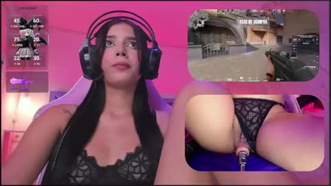 Snapshot of sweetie_cloe chatting on May 25, 9:43 pm sweetie_cloe online show from May 25, 9:43 pm