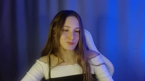 Annie online show from October 22, 8:30 pm