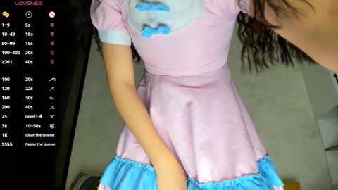 Snapshot of sweetie_peach_ chatting on November 10, 5:17 am sweetie_peach_ online show from November 10, 5:17 am