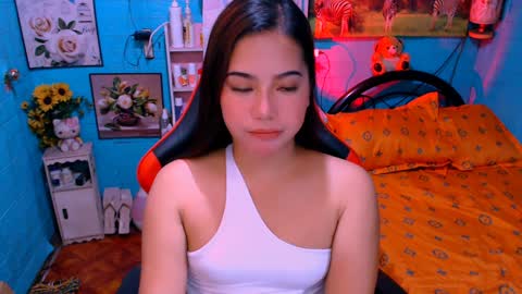 Nicole online show from February 8, 6:01 am