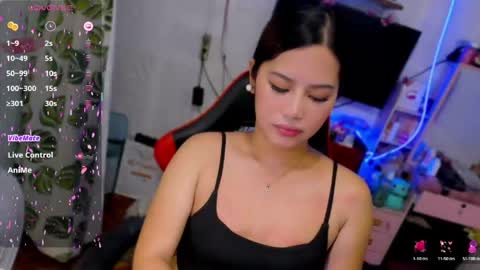 Nicole online show from May 31, 4:58 pm