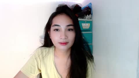 Snapshot of sweetlilly_18 chatting on February 1, 11:43 am Lilly online show from February 1, 11:43 am
