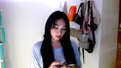 Snapshot of sweetlilly_18 chatting on March 10, 3:45 am Lilly online show from March 10, 3:45 am