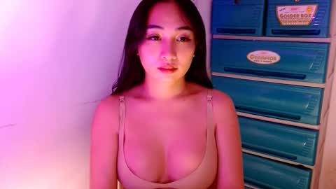 Snapshot of sweetlilly_18 chatting on September 13, 4:07 pm Lilly online show from September 13, 4:07 pm