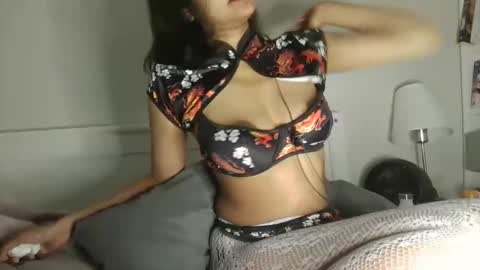 Snapshot of sweetlilyinthewild chatting on November 30, 1:15 pm Lily online show from November 30, 1:15 pm