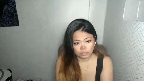 NICOLE online show from May 24, 8:03 pm