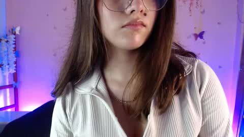 Snapshot of sweetlu_gh chatting on October 18, 7:25 pm Sweetlu online show from October 18, 7:25 pm