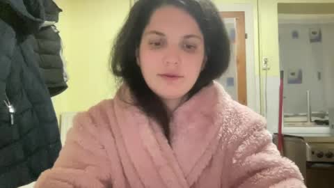 Snapshot of sweetmandyy chatting on December 7, 10:17 pm sweetmandyy online show from December 7, 10:17 pm