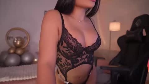 instagram melisabahamon  online show from October 11, 12:21 am