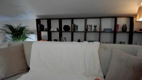 Snapshot of sweetndcrazy chatting on October 27, 7:23 am Nicole online show from October 27, 7:23 am