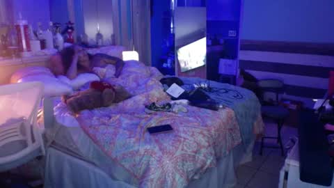 Snapshot of sweetnsexy95 chatting on February 3, 9:41 am WeAim2PZzz online show from February 3, 9:41 am