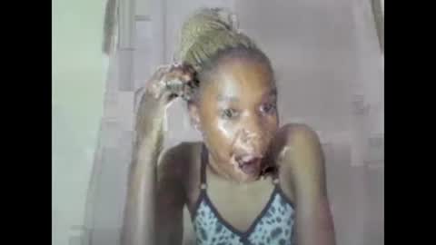 ESTHER online show from February 16, 6:21 pm